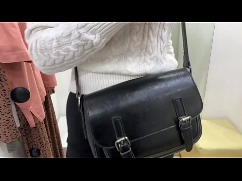 ❤️ Masturbazione publica di a ghjovana cagna FeralBerry cù un dildo in a sala di prove ❤️ Pornografia dura à co.dewporn.ru ❌❤