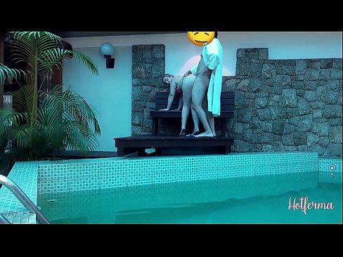 ❤️ Boss invita a cameriera à a piscina, ma ùn pudia resiste à un caldu ❤️ Pornografia dura à co.dewporn.ru ❌❤