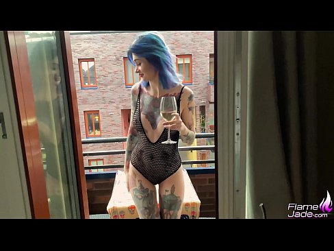❤️ Ragazza tremenda chì succhia cù una bocca è cazzo appassionatamente sottu à u celu apertu ❤️ Pornografia dura à co.dewporn.ru ❌❤